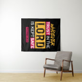 Whoever Trusts in the Lord Is Kept Safe Quote タペストリー (インサイチュ(横))