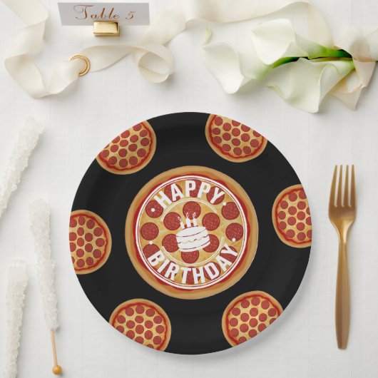 Whole Pizza Happy Birthday Party Design ペーパープレート (ウェディング)