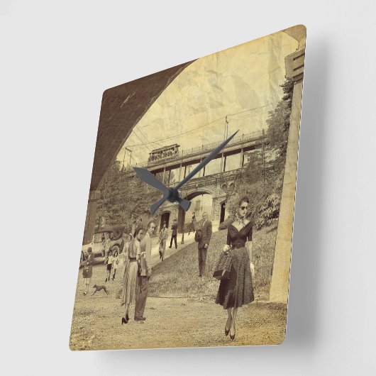 Who's that girl? スクエア壁時計 (傾斜)