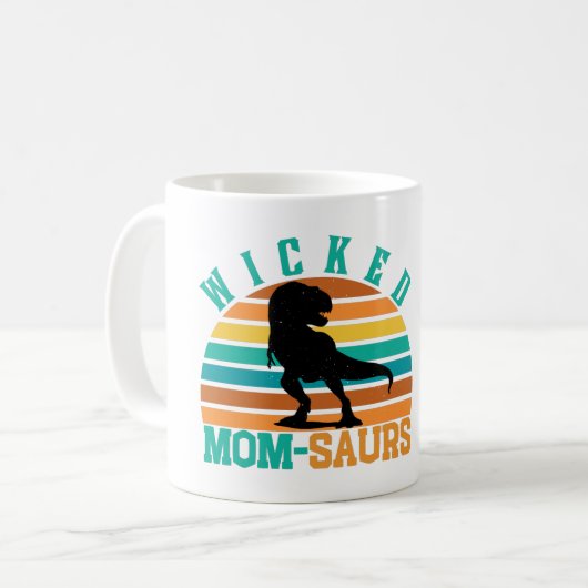 WICKY MOM-SAURS – 母の日TレックスDINO MOM コーヒーマグカップ (正面左)