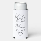 Wife & Mom Est. – Minimalist Valentine Gift スリム缶クーラー (Seltzer正面)