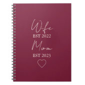 Wife & Mom Est. – Minimalist Valentine Gift ノートブック (正面)