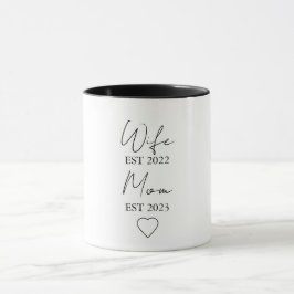 Wife & Mom Est. – Minimalist Valentine Gift マグカップ