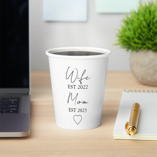 Wife & Mom Est. – Minimalist Valentine Gift 紙コップ (インサイチュ)