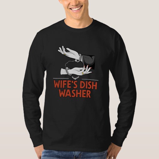 Wifes Dish Washer Husband Pun Mister Joke Tシャツ (正面)