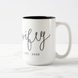 "Wifey"カップルのマグカップ |記念日 | 結婚s ツートーンマグカップ