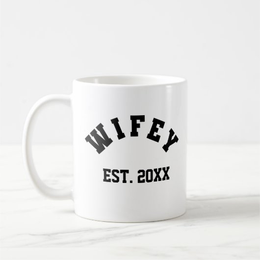 Wifey College  T-Shirt コーヒーマグカップ (左)