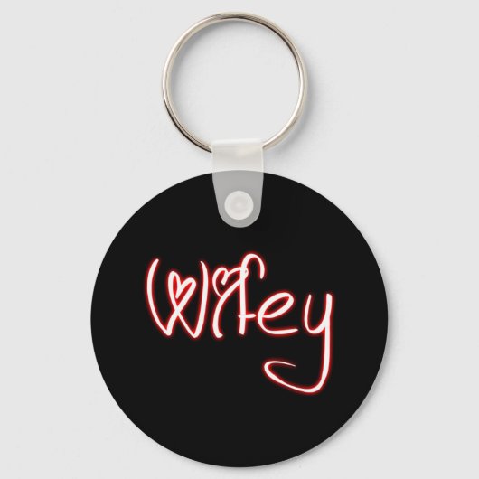 Wifey Keychain -白黒レッドとハートフォント キーホルダー (正面)