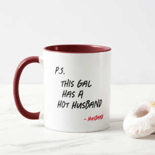 Wifey Mug – このおもしろいGalは熱い夫の贈り物を持っている マグカップ