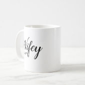 Wifey Mug、Bride Mug、カップル マグ、Holiday Gifts、 コーヒーマグカップ (正面左)