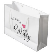 Wifey red heart est. Year future wife valentine's  ラージペーパーバッグ (正面アングル)