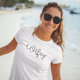 Wifey with Diamond / 花嫁 ハネムーン バチェラー・パーティー Tシャツ