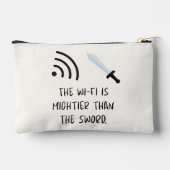 WiFiは剣よりも強い アクセサリーポーチ (裏面)