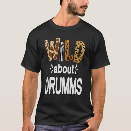 Wild About Guitars  Guitarist and Guitar Player Tシャツ (正面)