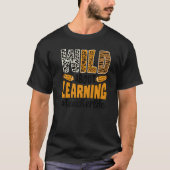 Wild About Learning Teacher Life Back To School Le Tシャツ (正面)