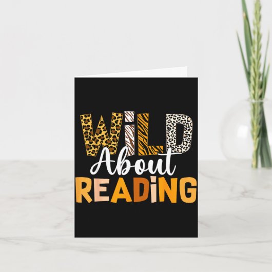 Wild about reading funny book lover bookworm anima カード (正面)