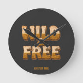 Wild and Free - レトロ70年代グルービータイポグラフィ ラウンド壁時計 (正面)