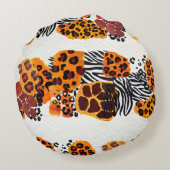 Wild animal mix seamless pattern. Jaguar, leopard, ラウンドクッション (裏面)