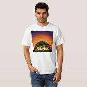 Wild Animals on Savannah Sunset T-shirt Tシャツ (正面フル)