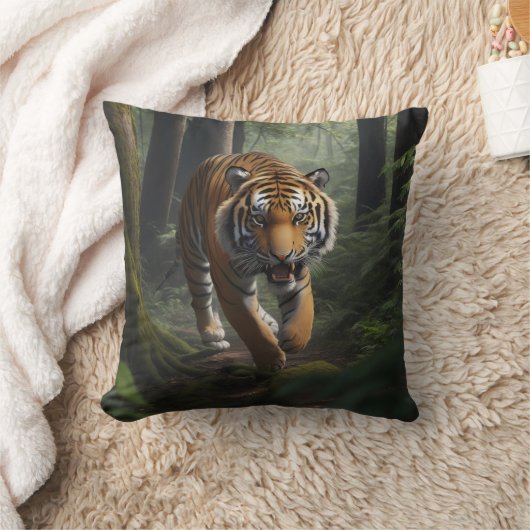 Wild Cat in Golden Forest Scene クッション (ブランケット)