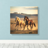 Wild Companions at Sunset – Running Horse Wall Art キャンバスプリント (インサイチュ (ウッドフロア))