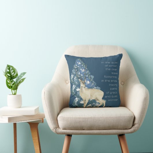 Wild Deer Footprints in Snow – Winter Nature Art クッション (椅子)