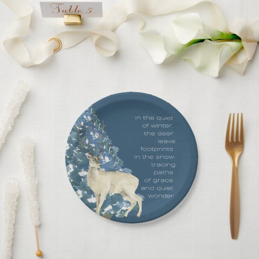 Wild Deer Footprints in Snow – Winter Nature Art ペーパープレート (ウェディング)