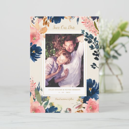 Wild Elegance | Navy Blush & Gold Save the Date 案内状 (スタンド正面)