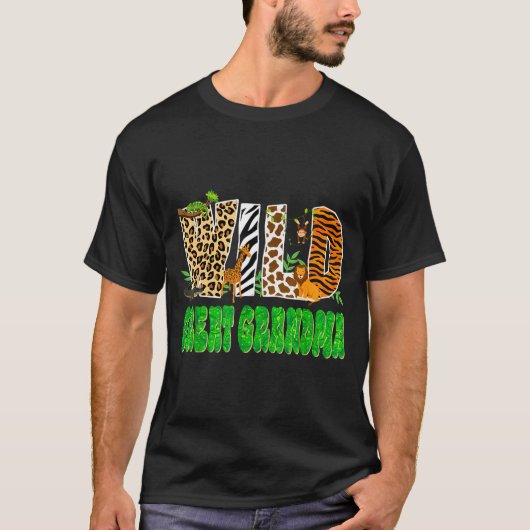 Wild Great Grandma Zoo Safari Animal Birthday Fami Tシャツ (正面)