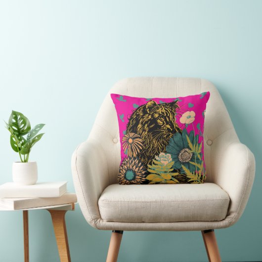 Wild Hearted Tiger Floral Throw Pillow クッション (椅子)