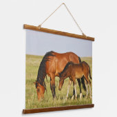 Wild Horse Mother and Colt Grazing 吊り下げ型タペストリー (傾斜あり)