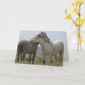 Wild Horses Nuzzling カード (黄色い花)