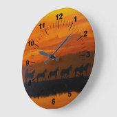 Wild Horses of Montana Painting by Alfred Fox ラージ壁時計 (傾斜)