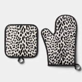 Wild Leopard Energy – Bold Animal Print Fashion 鍋つかみ&鍋敷きセット (正面)