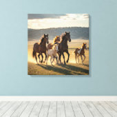 Wild Meadow Run – Majestic Horse Herd with Foals キャンバスプリント (インサイチュ (ウッドフロア))