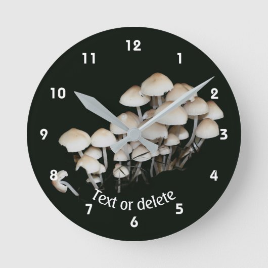 Wild Mushrooms Woodland Personalized ラウンド壁時計 (正面)