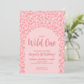 Wild One サファリ ガールズの1歳の誕生日パーティー 招待状 (スタンド正面)