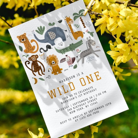Wild One 1歳の誕生日 サファリの動物 かわいい子供 招待状