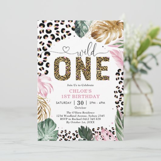 Wild One Leopard Pink Party Animals 1st Birthday 招待状 (スタンド正面)