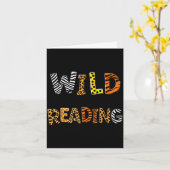 Wild reading kids reading books and bookworm カード (黄色い花)