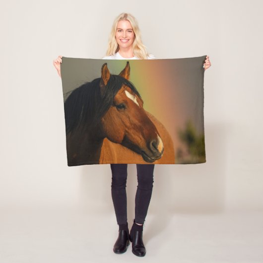 Wild Stallion, Golden Light and Rainbow フリースブランケット (インサイチュ)