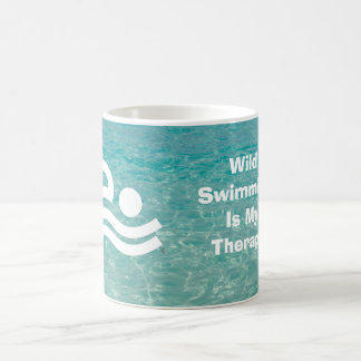 Wild Swimming Is My Therapy アート コーヒーマグカップ