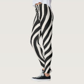 Wild Zebra Print Classic Black & White Halloween  レギンス (左)