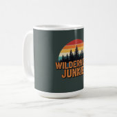 Wilderness junkie retro design コーヒーマグカップ (正面左)