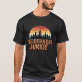 Wilderness junkie retro design tシャツ (正面)