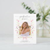 Wildflower Pink Bow Graduation Photo Invitation ポストカード (スタンド正面)