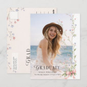 Wildflower Pink Bow Photo Graduation Announcement ポストカード (正面/裏面)