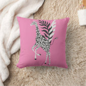wildlife friendship - Orang Giraffe cushion クッション (ブランケット)