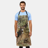 WILDLIFE PHOTOGRAPHY OF BROWN BUCK エプロン (着用した状態)