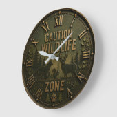 Wildlife Zone Rustic Forest Animal Cabin Decor ラージ壁時計 (傾斜)